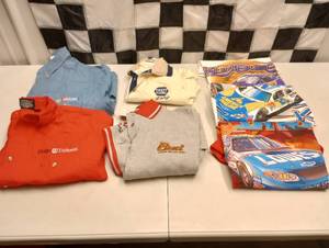 lot 975 image: (7) Assorted Medium Nascar Shirts & Tee Shirts