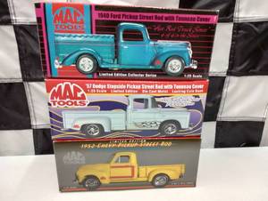 lot 993 image: Mac Tools Pickup Coin Banks 125th Scale Die Cast