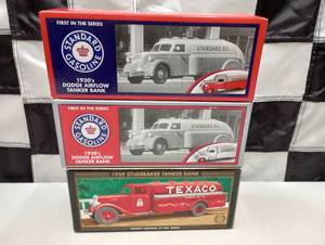 lot 996 image: (3) Ertl Die Cast Coin Banks