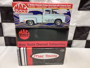 lot 999 image: Mac Tools Die Cast Coin Banks