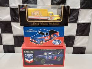 lot 1001 image: Liberty Shell Oil & Ertl Die Cast Banks