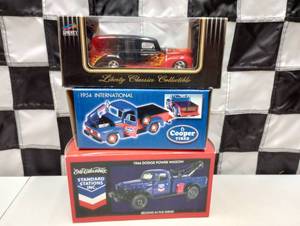 lot 1004 image: (3) liberty & Ertl Die Cast Coin Banks