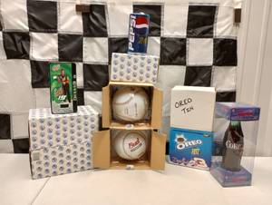 lot 1024 image: Assorted Action 164 Cars in Tins & Bottles