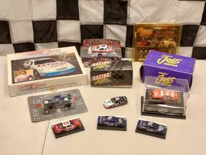 lot 1038 image: Assorted 164 Scale Nascar Cars