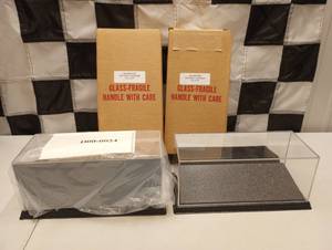 lot 1041 image: (4) Assotred Display Cases