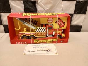 lot 1060 image: Ertl Power Lift Wrecker with Signed Coa