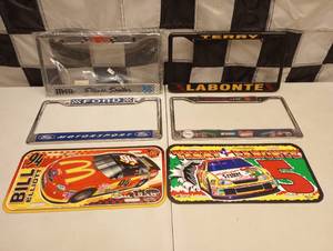 lot 1081 image: (4) Metal Nascar license Plate Topper