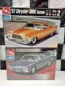 lot 320 image: Ertl AMT 125th Scale Model Kits