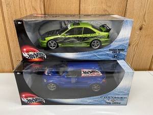 lot 156A image: (2) Hot Wheels Custom Honda Civic SI & Chrysler Panel Cruser 118th Scale Die Cast Cars