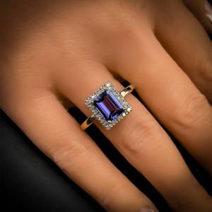 2.80 Carat Tanzanite and Diamond Estate Ring in 14k Yellow Gold $3,200 Retail VIDEO
