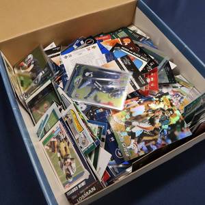 lot 29 image: HUGE LOT OF FOOTBALL CARDS COLLECTIBLES