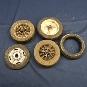 lot 52 image: LAWNMOWER WHEELS