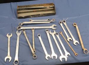 lot 69 image: VARIETY OF STANDARD AND METRIC WRENCHS