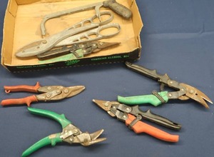 lot 75 image: TIN SNIPS