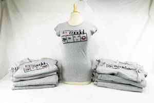 lot 22 image: Lot of 90 2007 Americas Top Model Fitted Tshirts Size Large