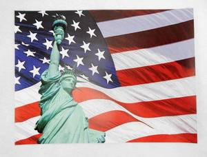 lot 44 image: Case of 900 Vintage US FlagStatue Of Liberty Prints