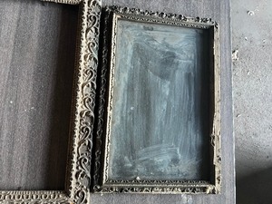 2 vintage frames