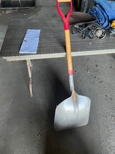 Like New aluminum Scoop Shovel