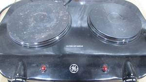 2 Spot Electric Burners With Toaster