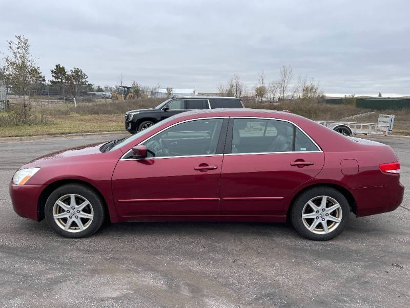 lot 110B image: 2004 Honda Accord EX V-6 WNAVI - 2 OWNERS