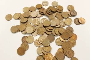 lot 31 image: Wheat Back Pennies Lot Approx. 100 Wheat Back Pennies
