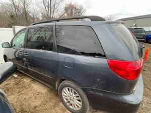 2007 Toyota Sienna XLE 7-Passenger - 1 OWNER