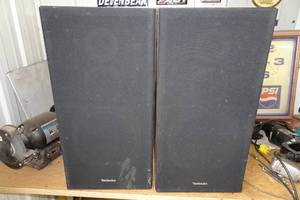Pair of Technics SB-K23 3-Way Tower Speakers