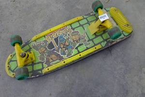 Vintage Teenage Mutant Ninja Turtles Skateboard