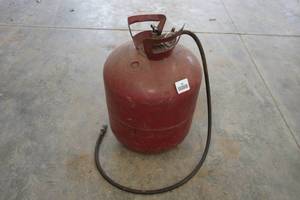 Pressure Tank with Hose and Valve