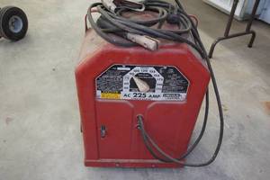 Lincoln Electric 225 Amp AC Stick Welder