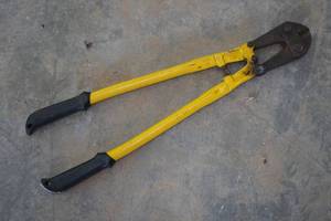 24 Bolt Cutters