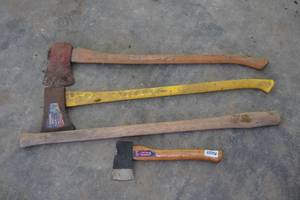 2 Large Axes, Felling Axe, Extra Handle