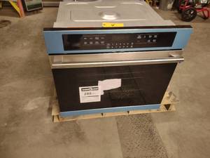 lot 4 image: Ikea Built-In Electric Convection O...
