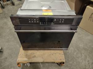 lot 7 image: Ikea Built-In Electric Convection O...