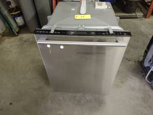 lot 11 image: Ikea Dishwasher, Model 004.621.710A...