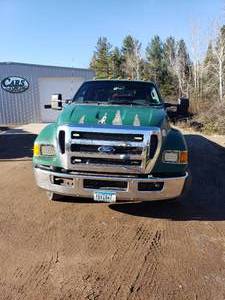 lot 4 image: 2011 Ford F650