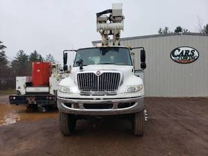 lot 05 image: 2011 International 4400
