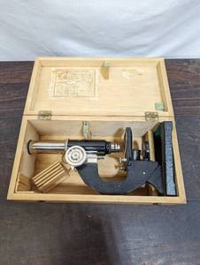 Wetzlar Microscope in Box