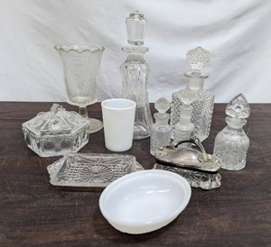 Collection of 11 Glassware Pieces