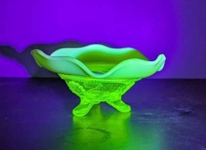 Opalescent Uranium Bowl