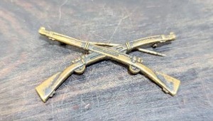 World War III Crossed Rifle Pin