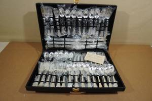 WM Rogers Flatware Service Set for 12