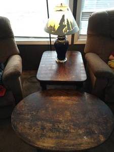 lot 2 image: Floor Lamp, Table Lamp, And (2) End Tables