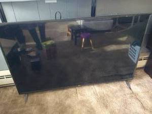 lot 4 image: LG 55 Flat Screen LCD TV With Wall Mount Brackets