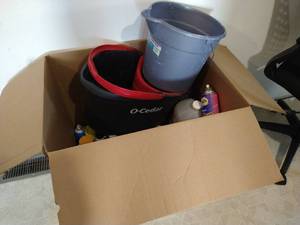 lot 26 image: Large Box Of Cleaning Supplies