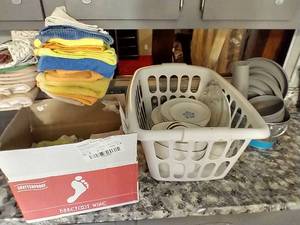 lot 29 image: Large Lot - Dishes, Kitchen Linens, Microfiber Towels