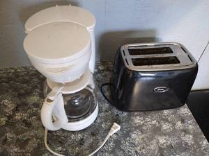 lot 37 image: Oster Toaster & 12-Cup Coffee Maker