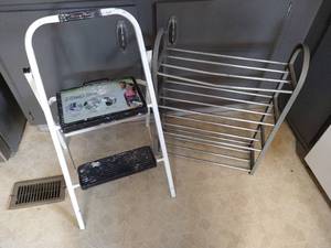 lot 38 image: Step Stool & Shoe Rack