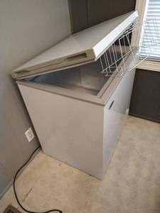lot 40 image: Haier 5 Cu. Ft. Chest Freezer