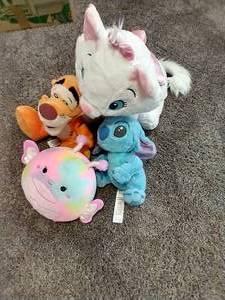 lot 57 image: Large Disney Stuffed Animals With Stuffy